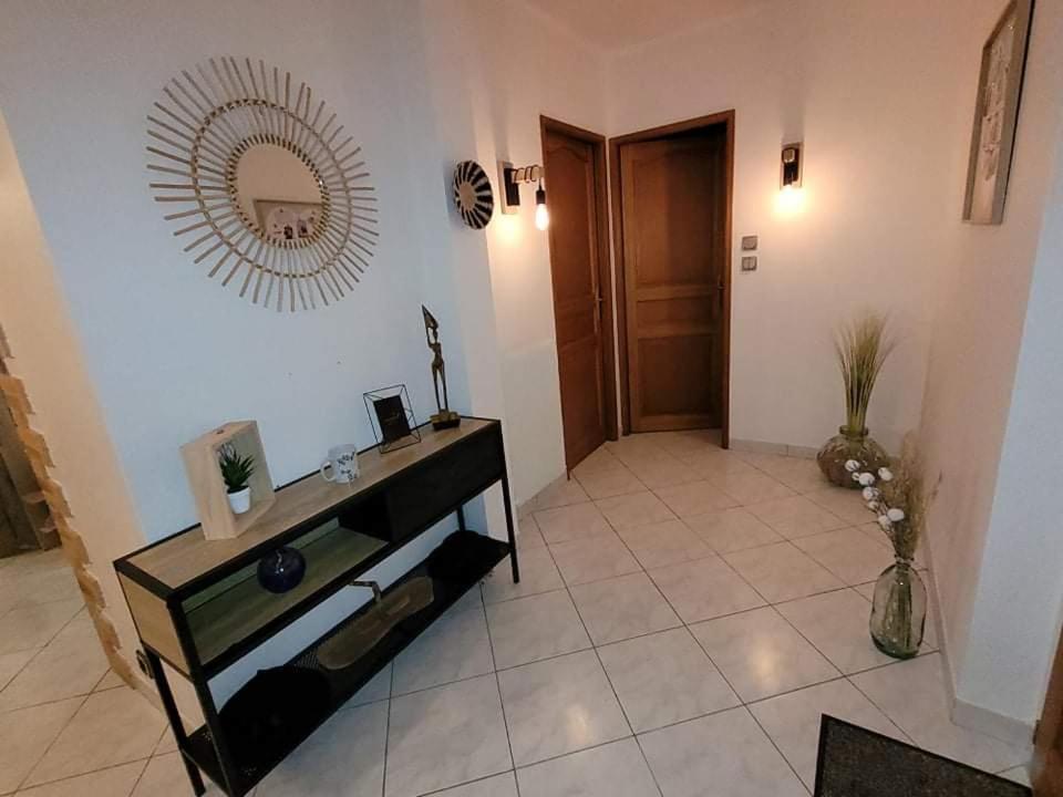 Appartement Cosy Style Industriel Bourges Buitenkant foto